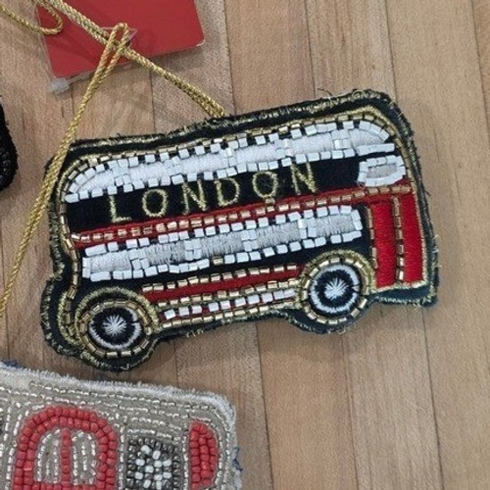 NWT set 3 London souvenir Transport Beaded Christmas Ornaments Taxi Bus Train - Picture 6 of 7